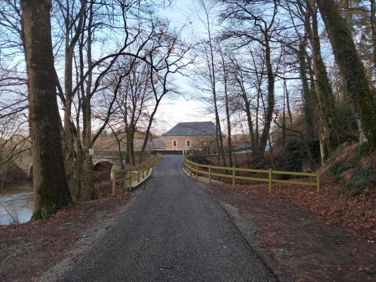 Le Moulin De Bretigneul Bed & Breakfast Saint-Aubin-des-Landes Ngoại thất bức ảnh