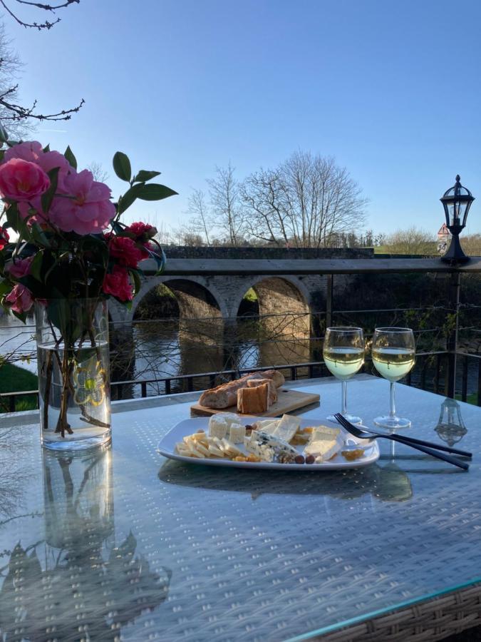 Le Moulin De Bretigneul Bed & Breakfast Saint-Aubin-des-Landes Ngoại thất bức ảnh